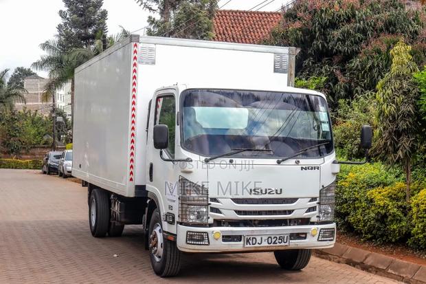 Isuzu NQR 2022 - thumbnail 2