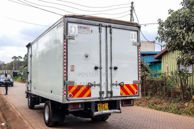 Isuzu NQR 2022 - thumbnail 3