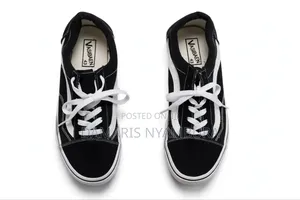 Unisex Canvas Shoe
