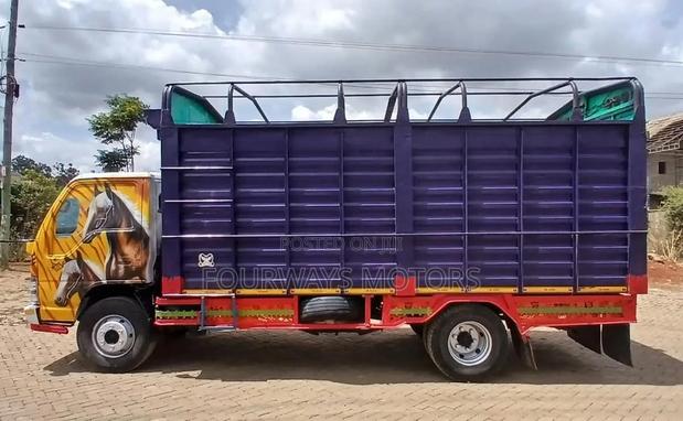 2018 Isuzu NPR - thumbnail 8