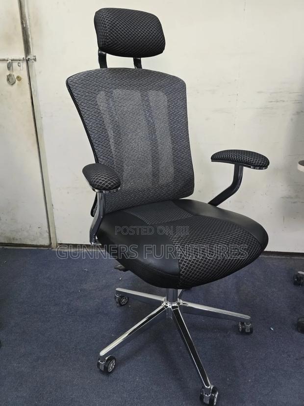 Executive Office Chair Black - thumbnail 2