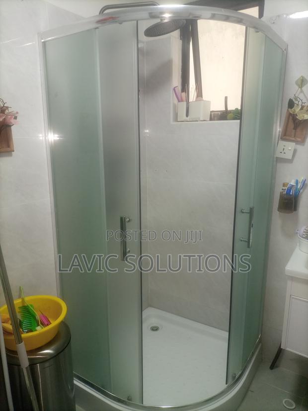 Shower Cubicles - thumbnail 2