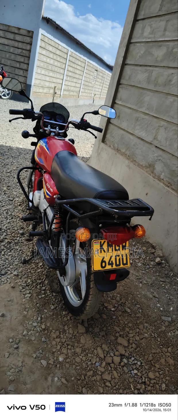 Bajaj Boxer 125 2026 Red - thumbnail 2