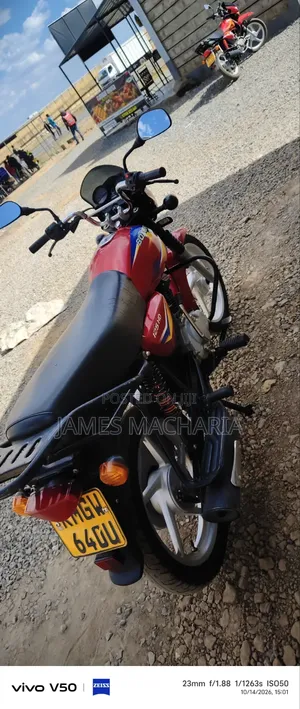 Bajaj Boxer 125 2026 Red
