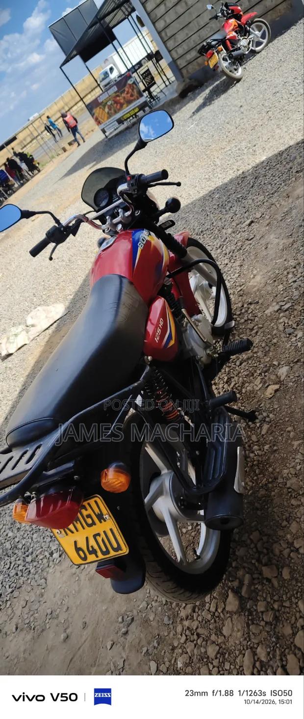 Bajaj Boxer 125 2026 Red - thumbnail 4