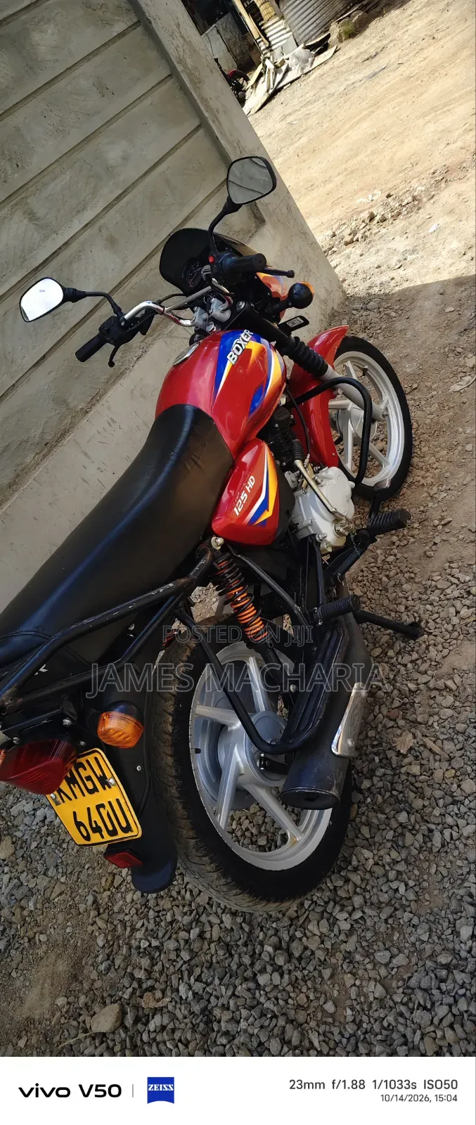 Bajaj Boxer 125 2026 Red