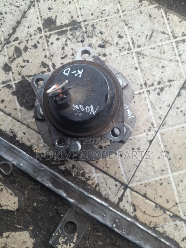 Rear Hub Voxy,noah 2wd - thumbnail 2