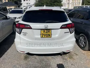 Honda Vezel 1.5 Hybrid 2WD 2017 White