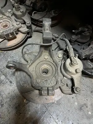 Front Hub Nissan Tiida