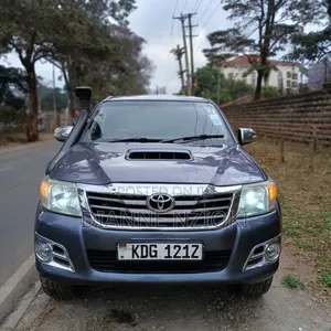 Toyota Hilux 2014 Blue