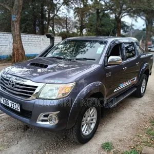 Toyota Hilux 2014 Blue