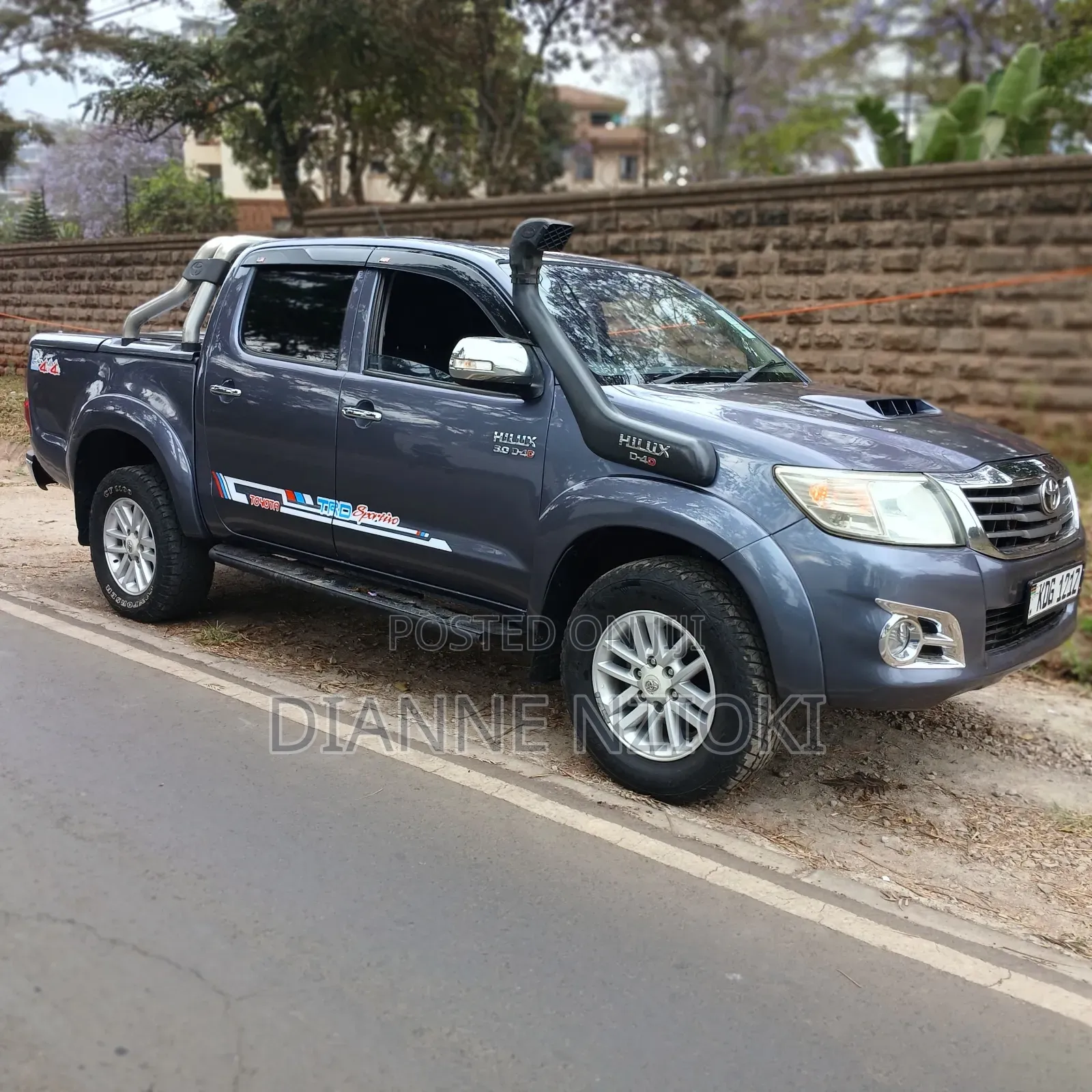 Toyota Hilux 2014 Blue