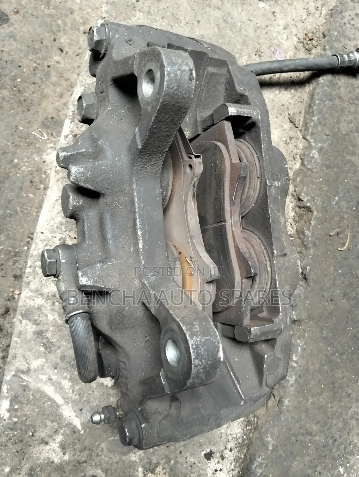 Front Brake Caliper Mitsubishi Pajero V98