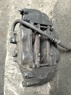 Front Brake Caliper Mitsubishi Pajero V98
