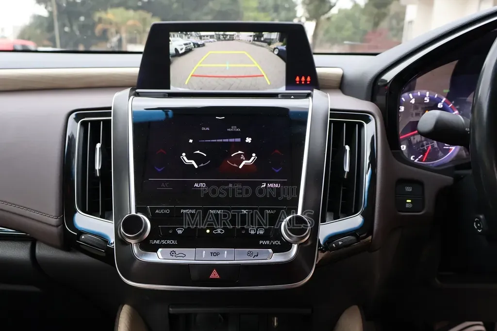 Toyota Crown 2019 Silver