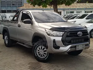 Toyota Hilux 2019 Silver