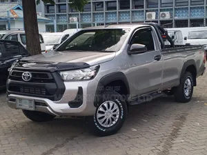 Toyota Hilux 2019 Silver