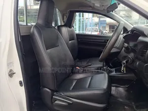 Toyota Hilux 2019 Silver