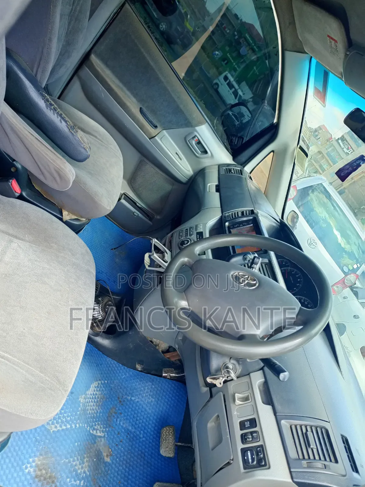 Toyota Noah 2008
