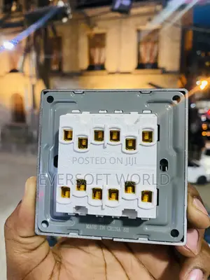 4-Gang 2-Way Light Switch