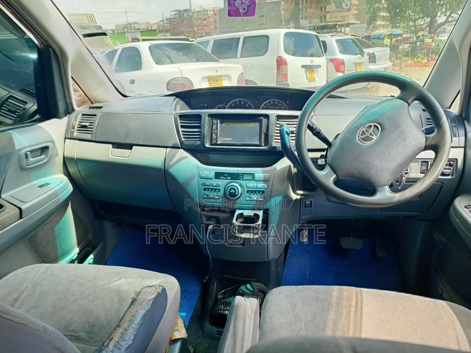 Toyota Noah 2008