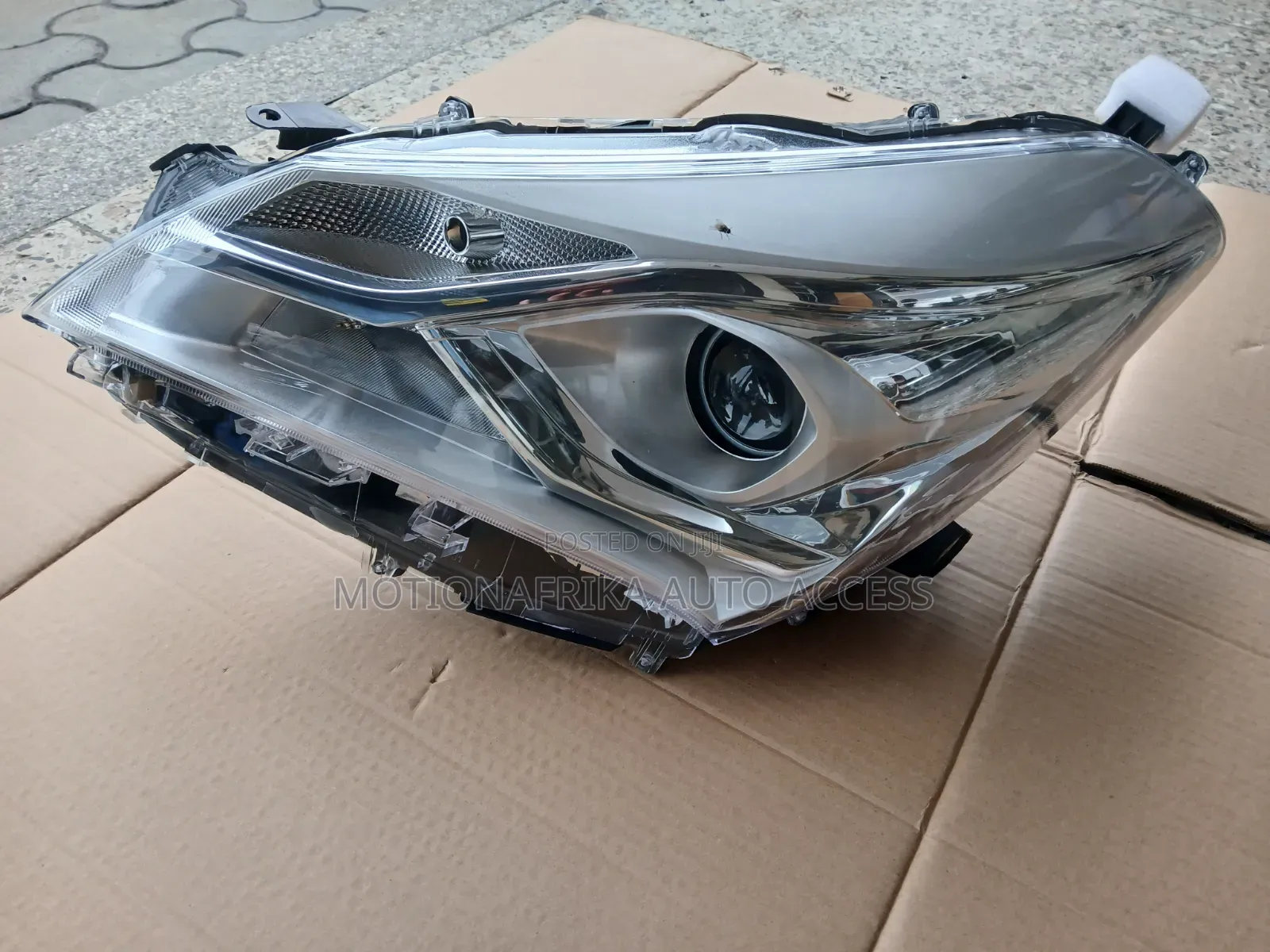 Headlamp for Toyota Vitz 2017-2019