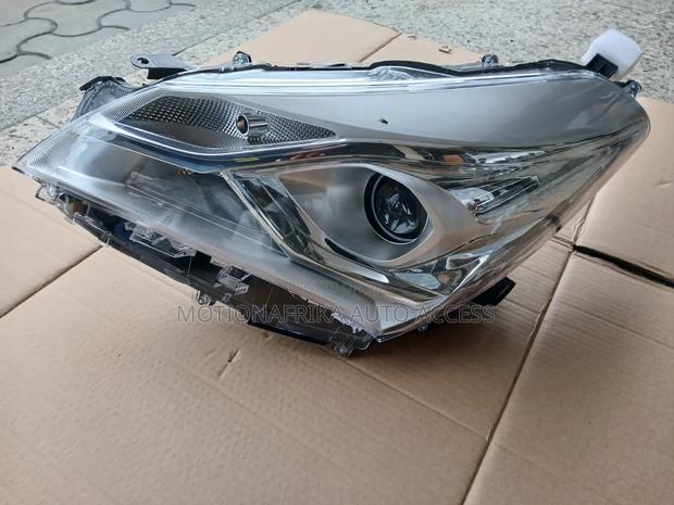 Headlamp for Toyota Vitz 2017-2019 - thumbnail 2