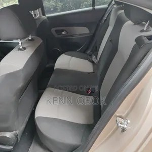 Chevrolet Cruze 1.6 Hatchback 2012 Gold