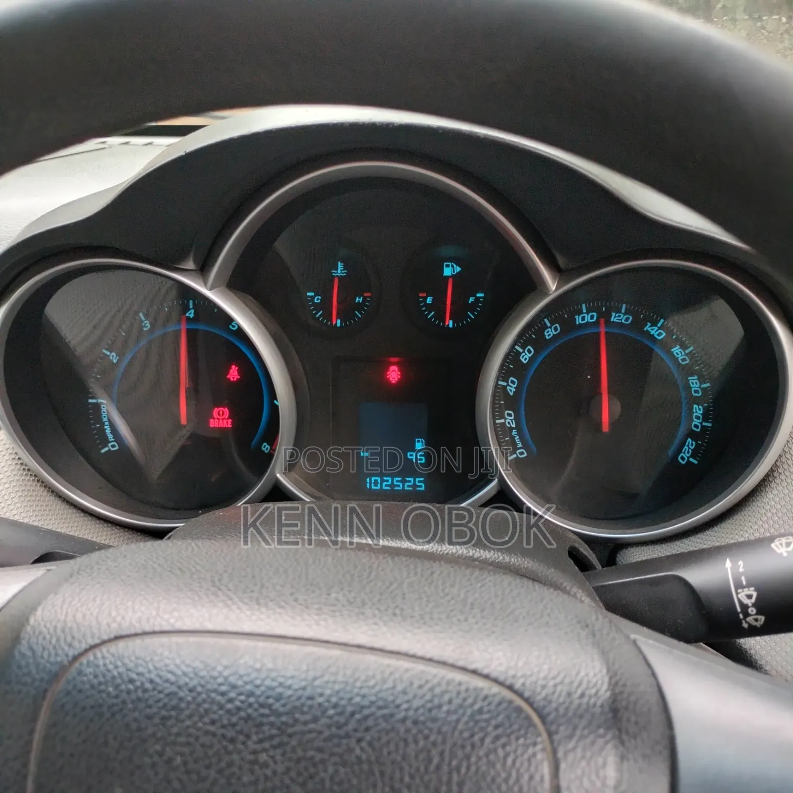 Chevrolet Cruze 1.6 Hatchback 2012 Gold