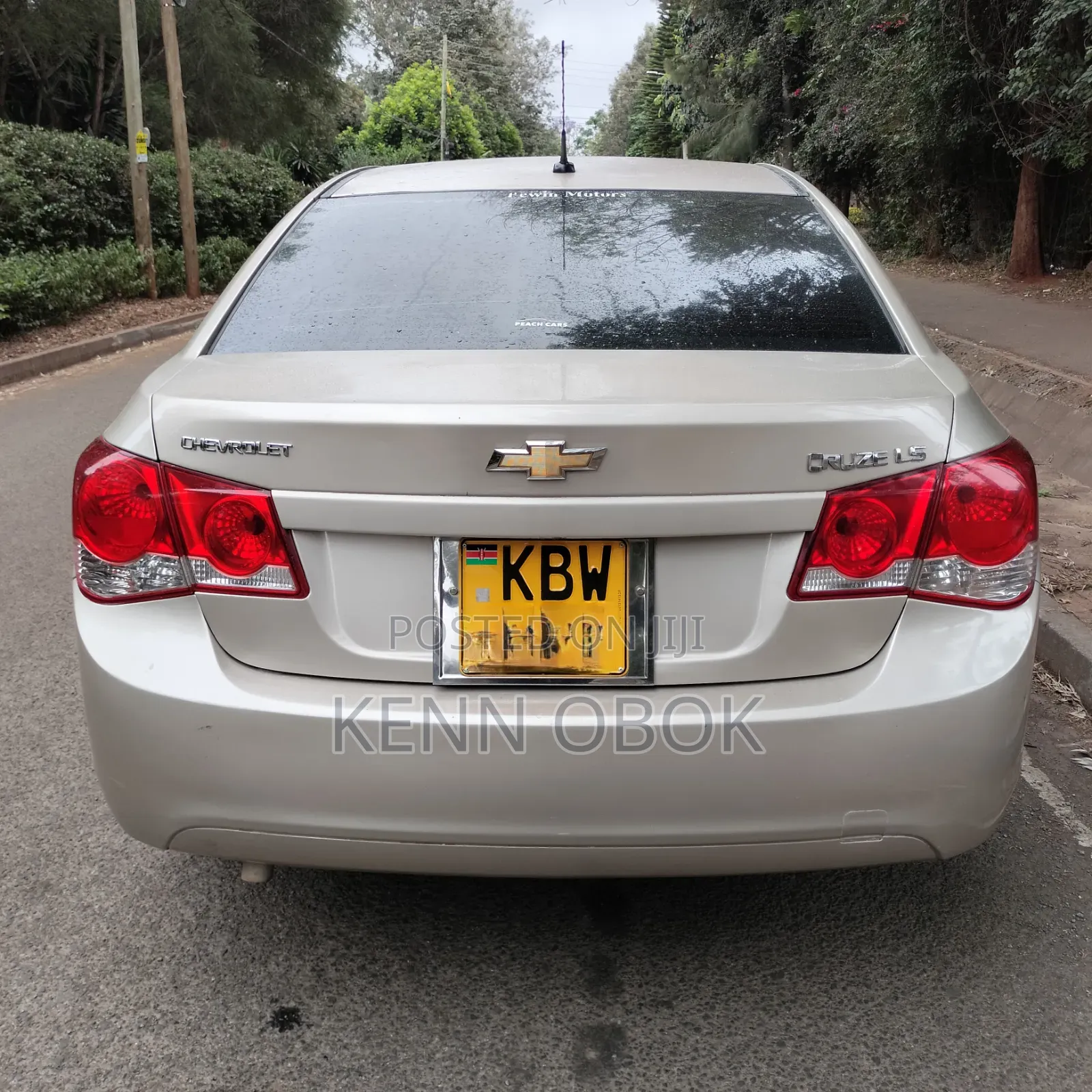 Chevrolet Cruze 1.6 Hatchback 2012 Gold