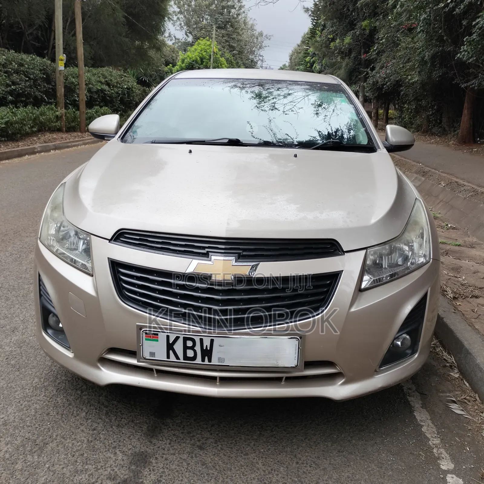 Chevrolet Cruze 1.6 Hatchback 2012 Gold