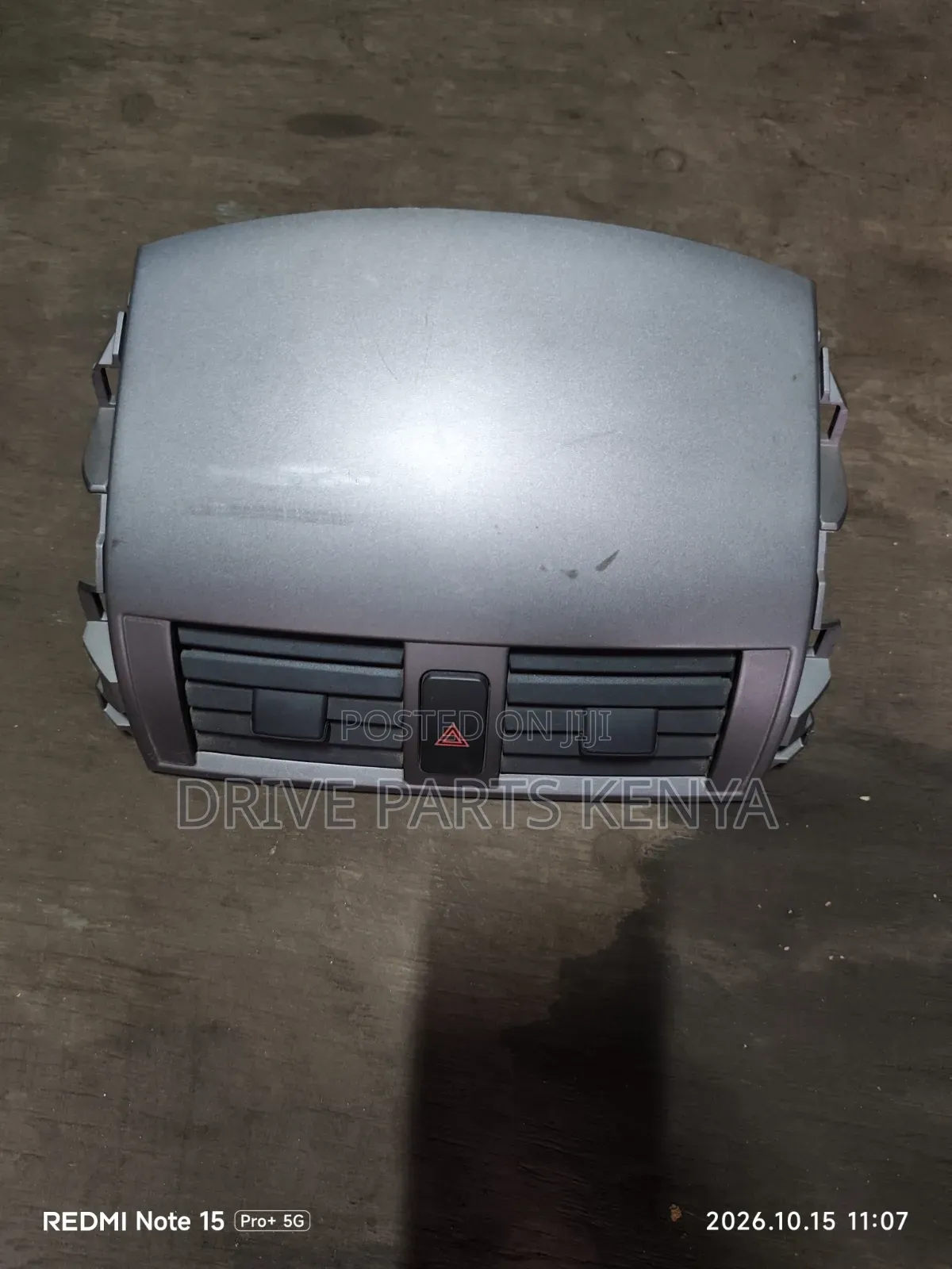 Axio /Fielder 2007 Dashboard Vent