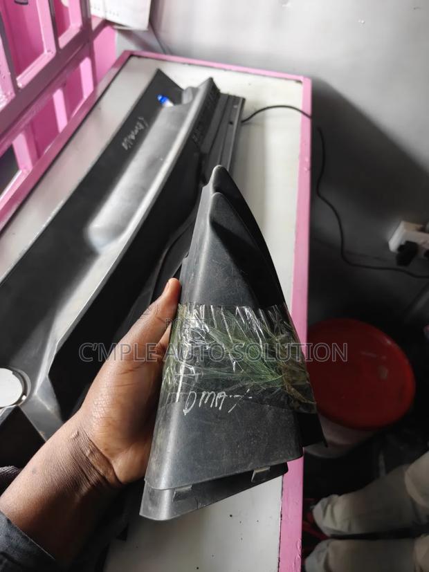 Isuzu Mux/ Dmax Inner Side Mirror Cover - thumbnail 2