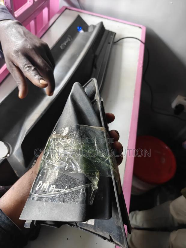 Isuzu Mux/ Dmax Inner Side Mirror Cover - thumbnail 3