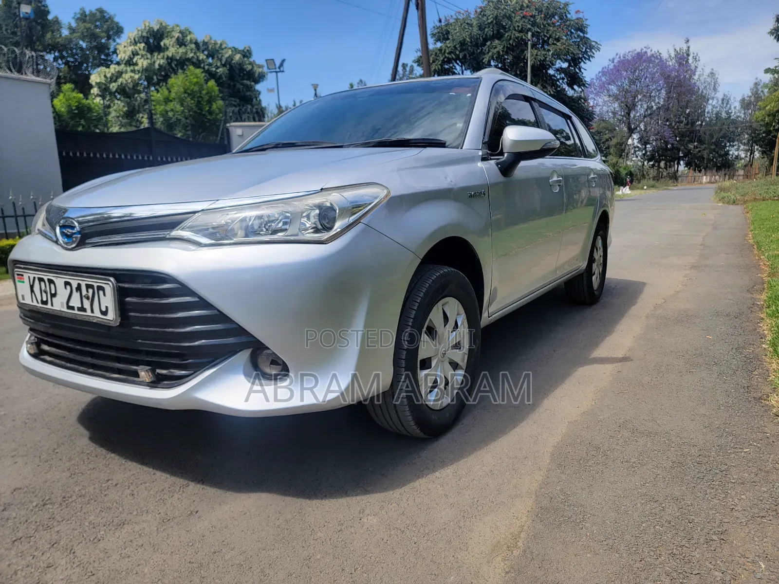 Toyota Corolla Fielder 2017 Silver