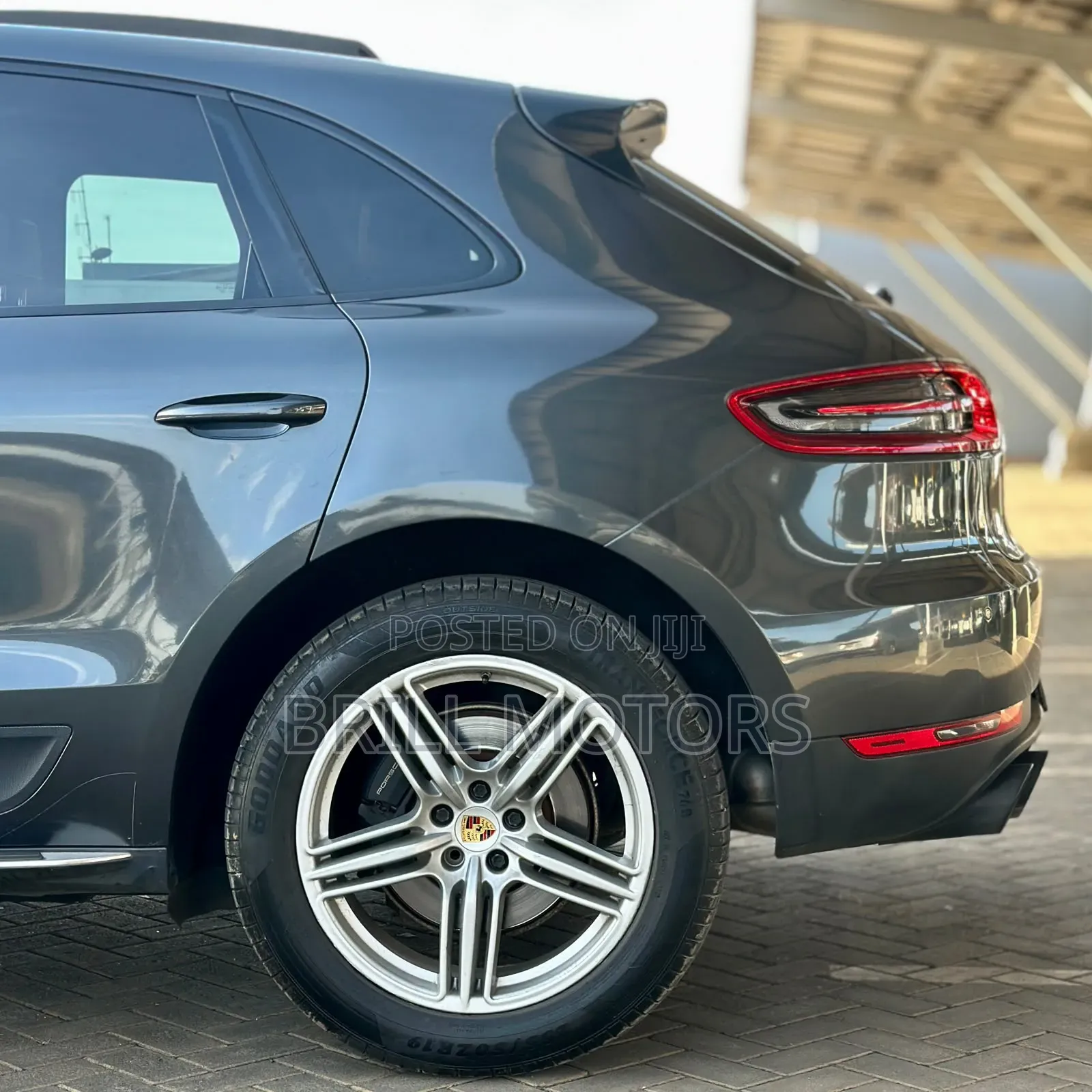 Porsche Macan Sport Edition 2018 Gray