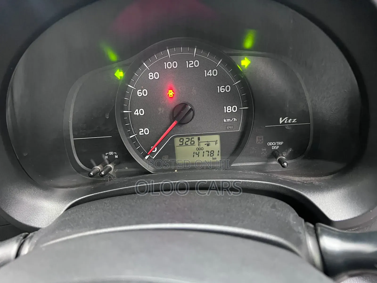 Toyota Vitz 2011 Silver