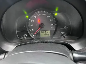 Toyota Vitz 2011 Silver