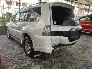 Mitsubishi Pajero Exceed 2019 White