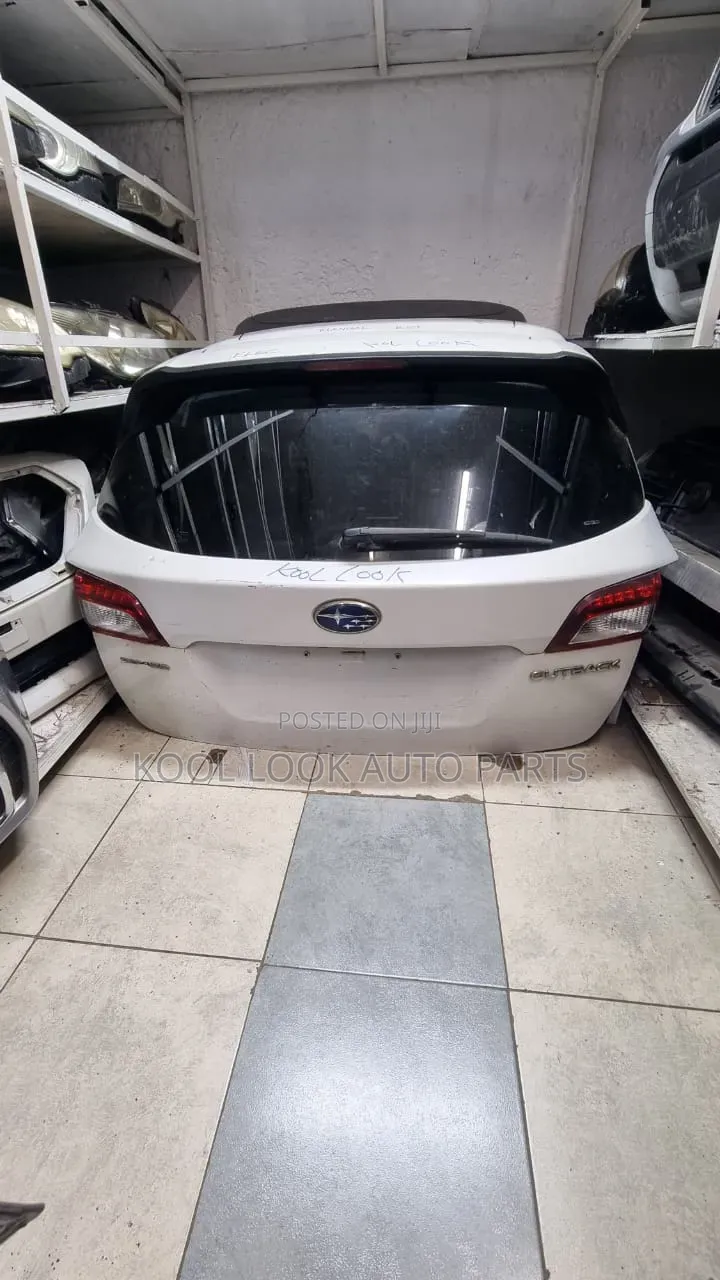 Subaru Outback BS9 Manual Tailgate/Boot