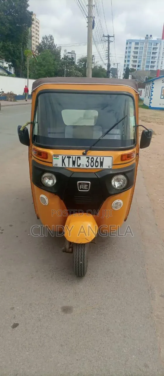 Bajaj RE 2024 Yellow