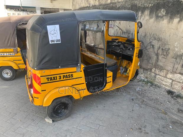Bajaj RE 2024 Yellow - thumbnail 3