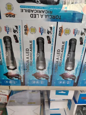 Zoomable Flashlight. Torcia P50 Tactical LED Flashlight