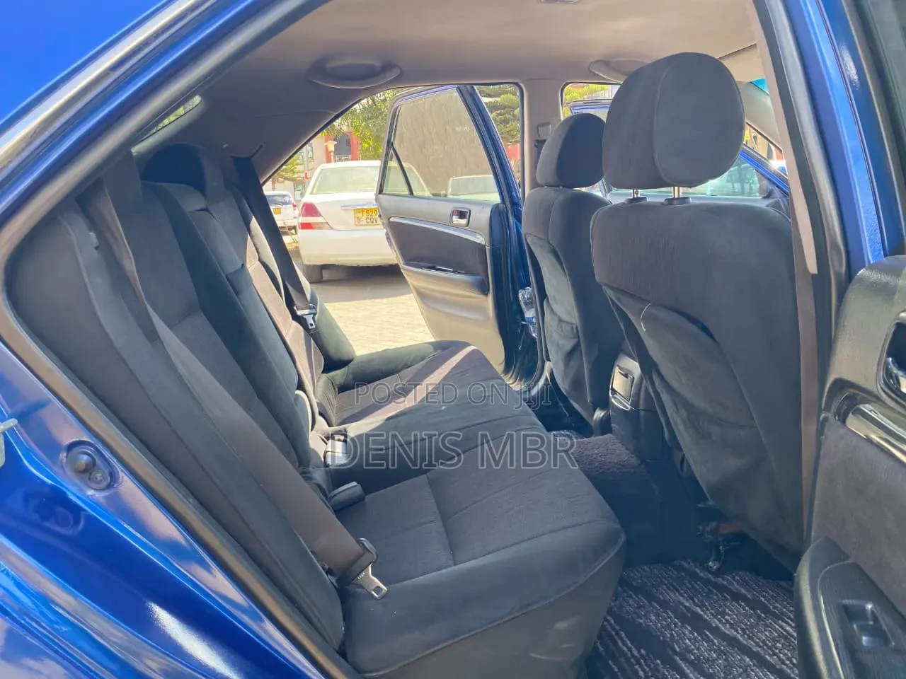 Toyota Mark II 2004 Blue