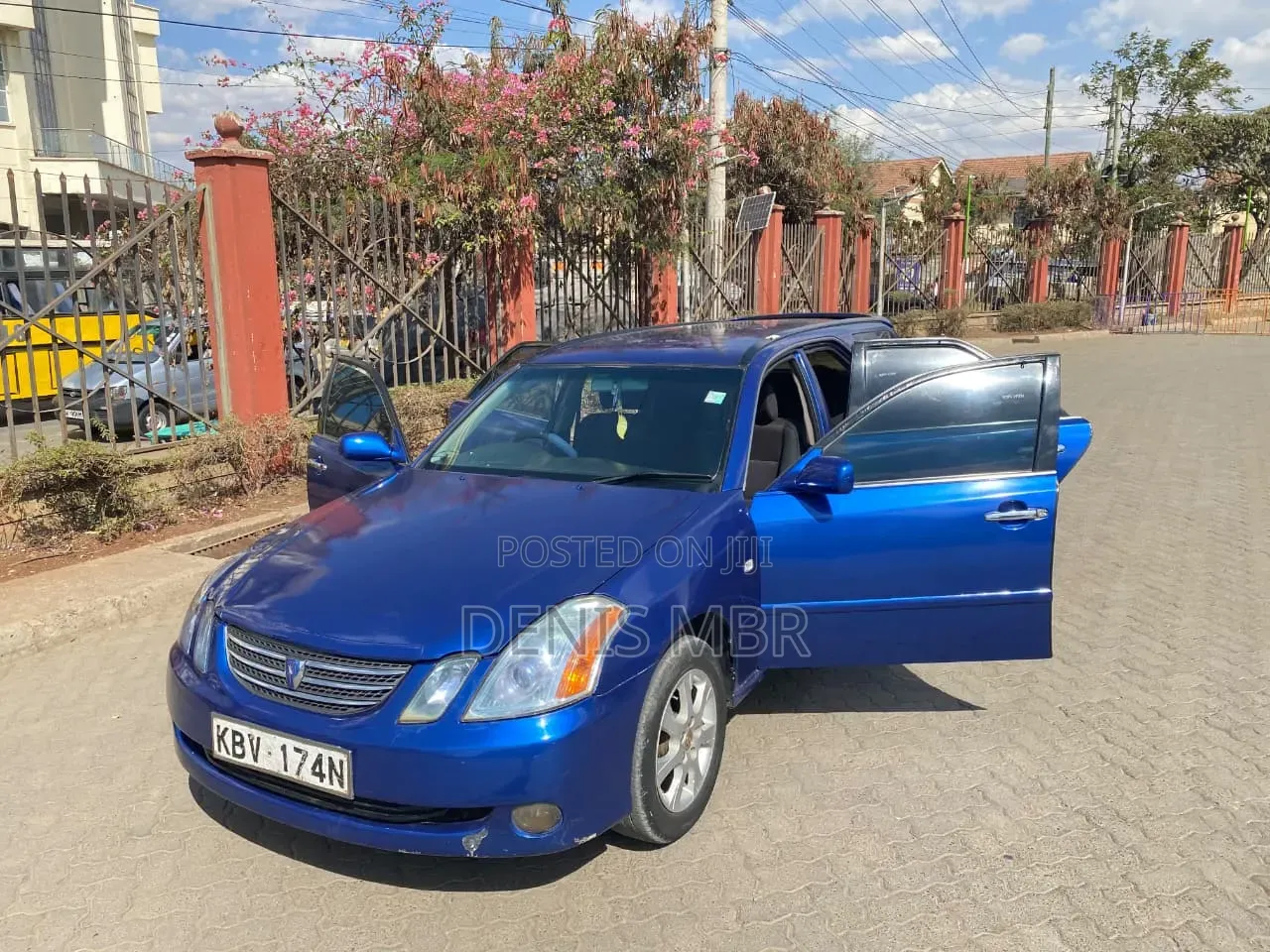 Toyota Mark II 2004 Blue