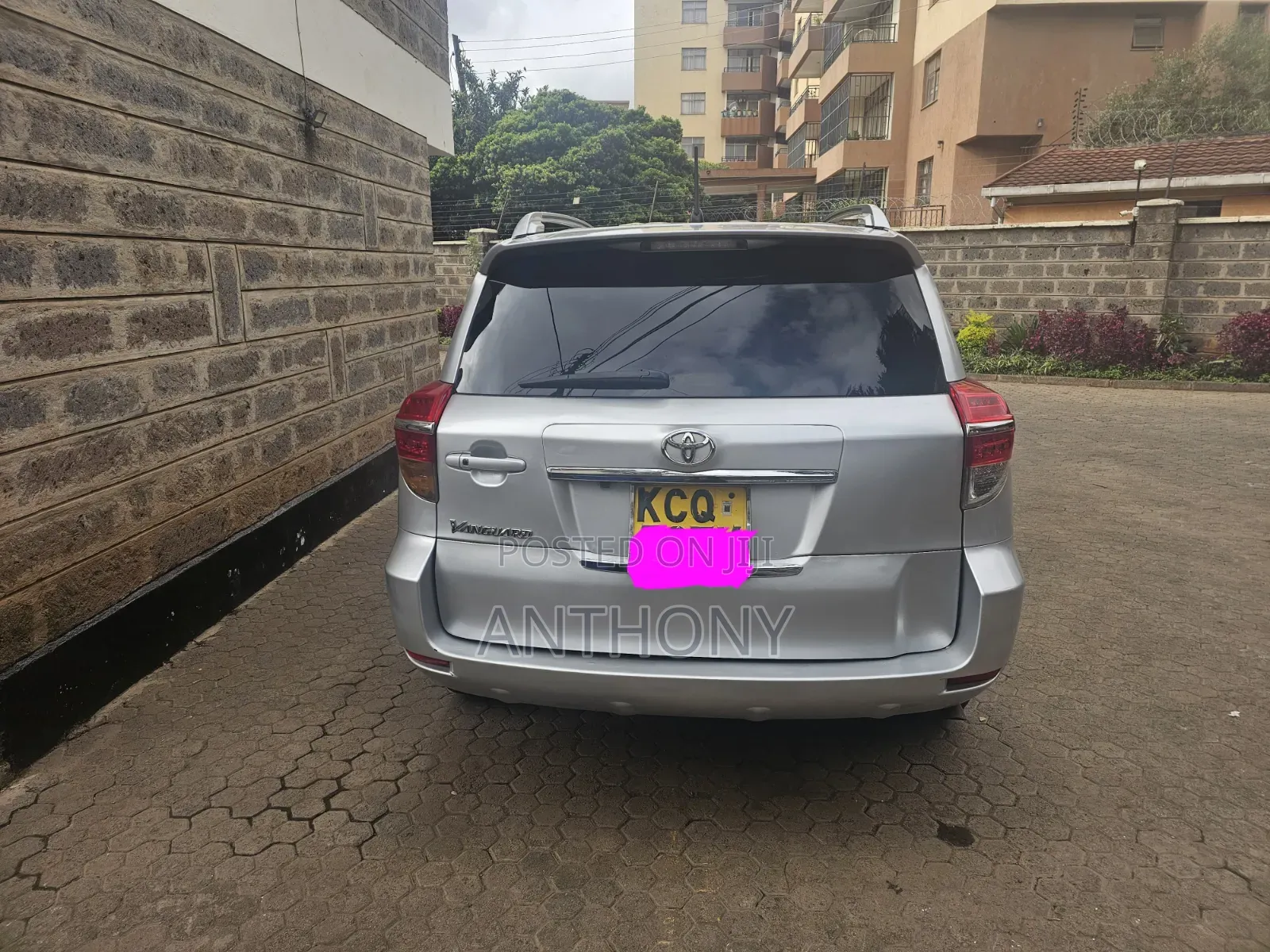 Toyota Vanguard 2012 Silver