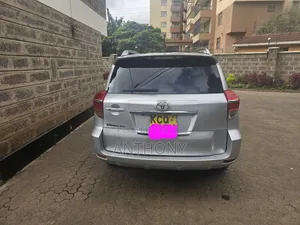 Toyota Vanguard 2012 Silver