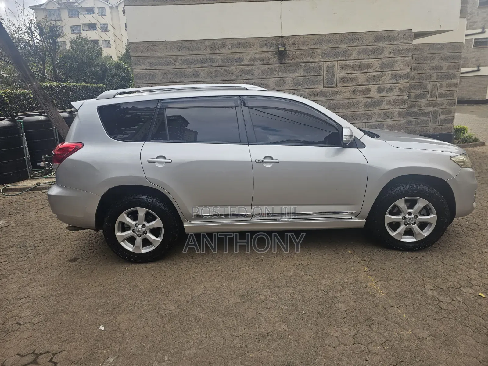 Toyota Vanguard 2012 Silver