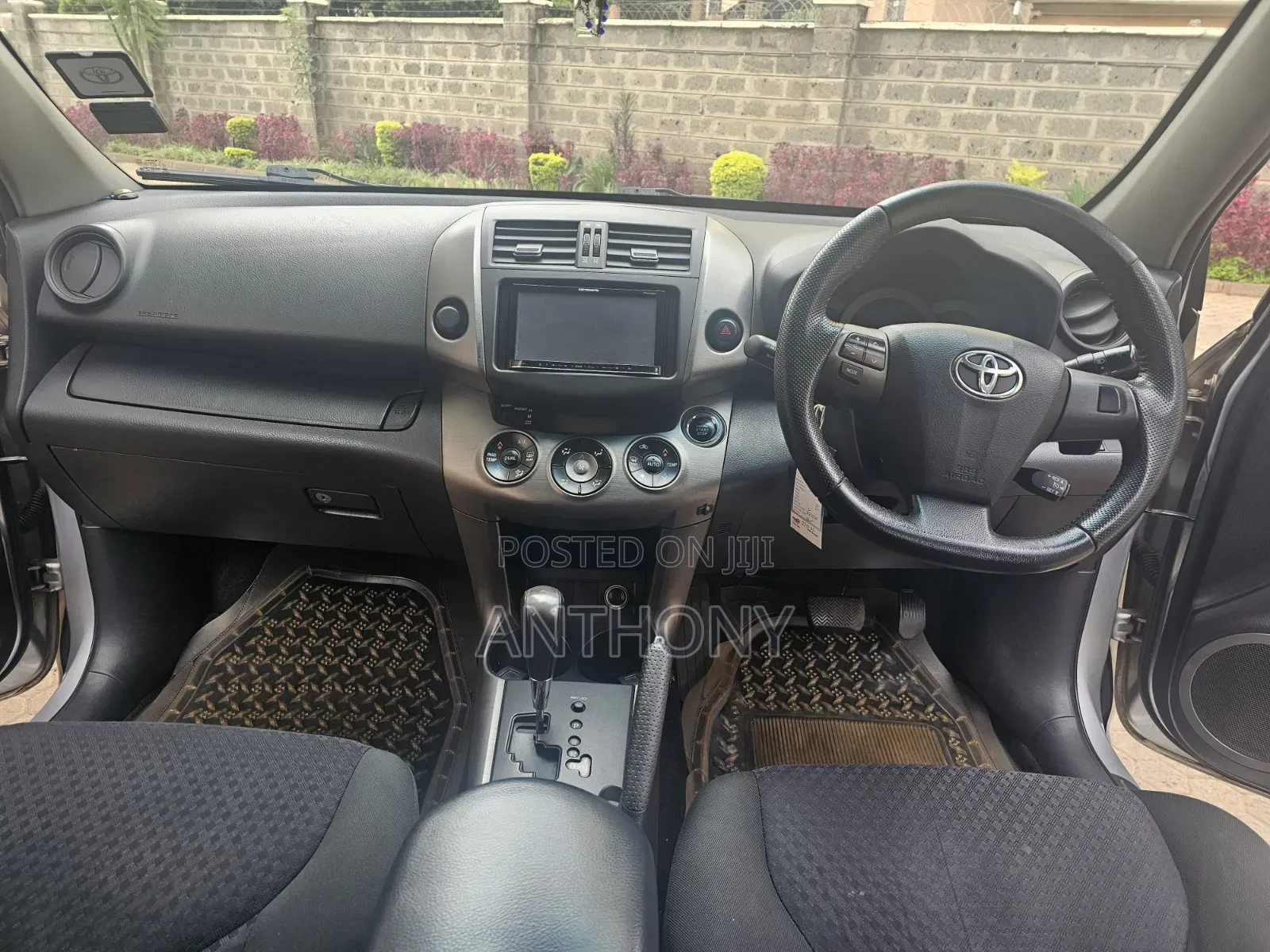 Toyota Vanguard 2012 Silver