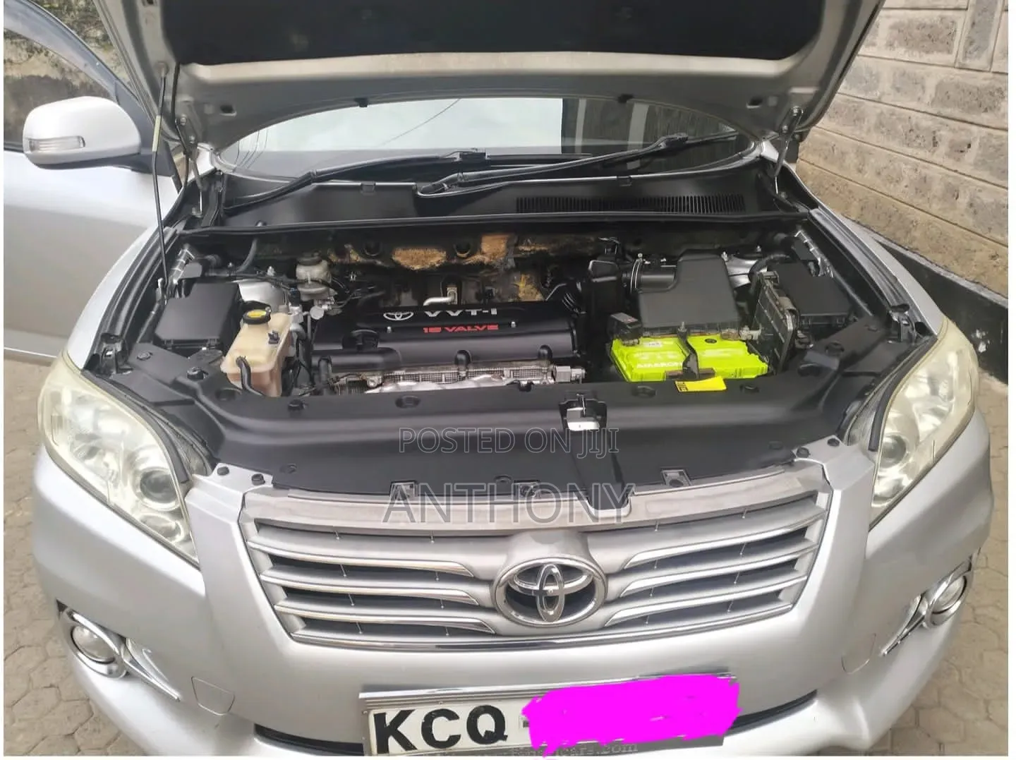 Toyota Vanguard 2012 Silver